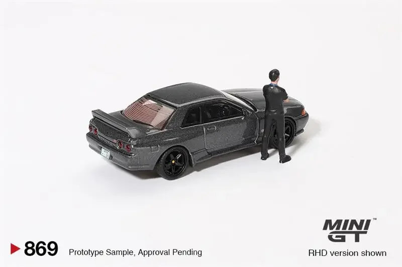 MINI GT 1:64 Skyline GT-R (R32) Nismo Gunmetal W/ Matsuda Figure RHD Diecast Model Car