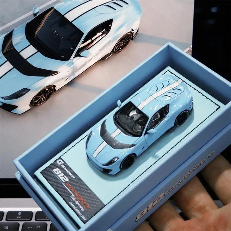 GLAMCRAFT 1:64 812C Die-Cast Car Model Miniature Gifts